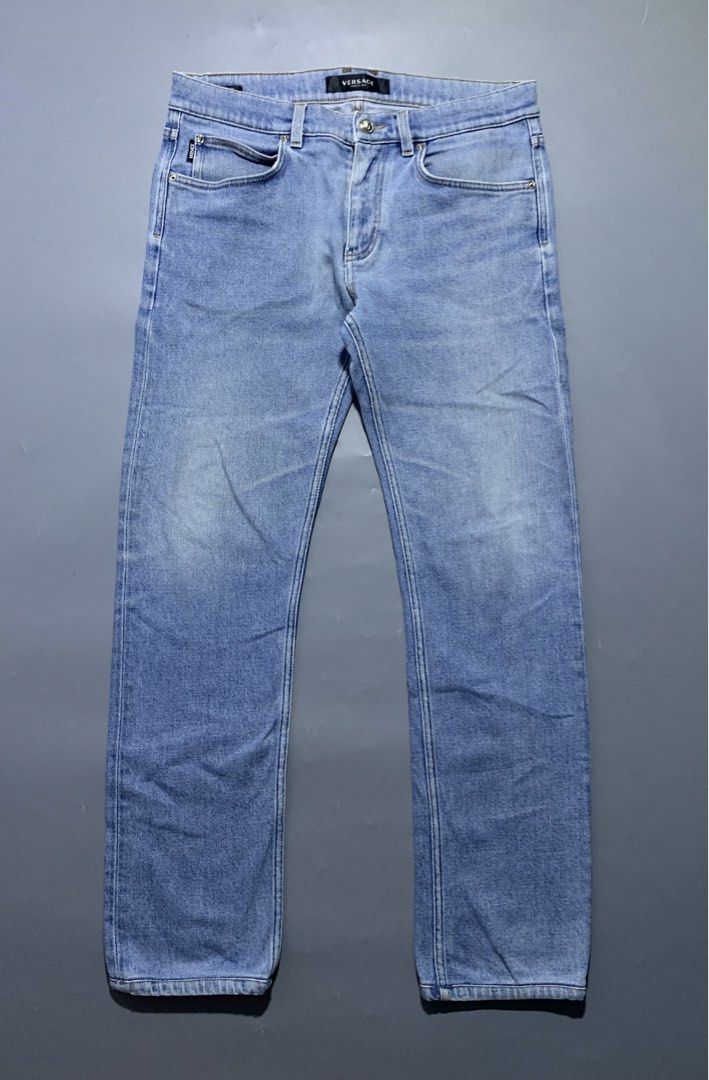 Versace Taylor Fit Jeans (Category: Jeans) located in Mabalacat. Submitted by thrift_trap (Listing ID 1455993986, Image 2). Description: Waist: 32 Length: 39 Leg opening: 6.5 Condition: Excellent Issue (s): Minimal (See pics) Color rate: 9.5/10 Cut washtags🏷️ Color may vary due lighting‼️.