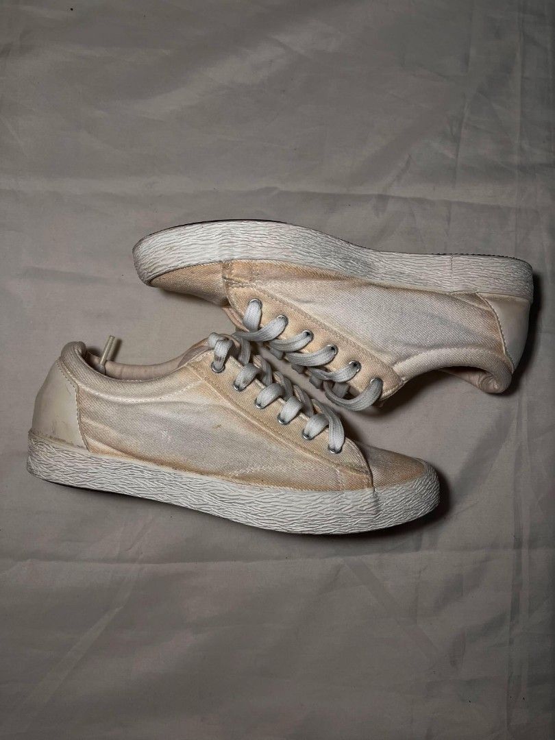 Vintage Boy London (Category: Casual Shoes) located in Manila. Submitted by _thrift_time (Listing ID 1455934552, Image 1). Description: Thrifted 📌no issue Excellent outsole condition Quality color rate.