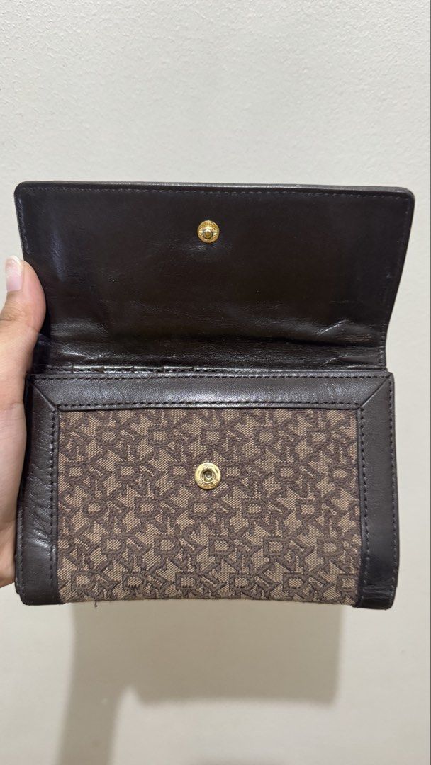 Vintage DKNY Wallet Bifold (Category: Wallets & Card holders) located in Manila. Submitted by itszendy (Listing ID 1455988611, Image 3). Description: - Vintage DKNY wallet from Germany - Bifold wallet with Coin Purse - 10 card slots - 4 inner slots - leather in good condition.