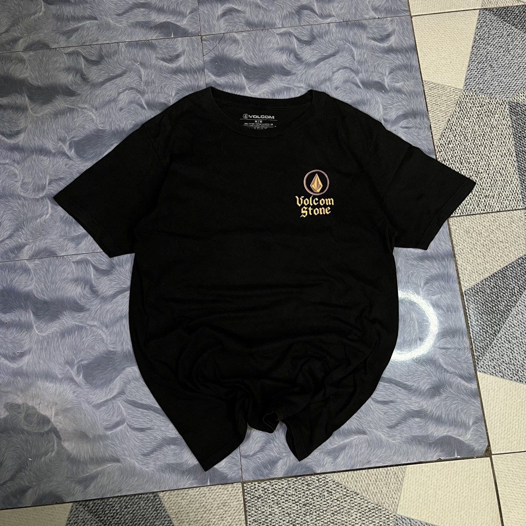 Volcom (Category: Tshirts & Polo Shirts ) located in Quezon City. Submitted by thriftshop_treasure (Listing ID 1455950596, Image 3). Description: 23x28.