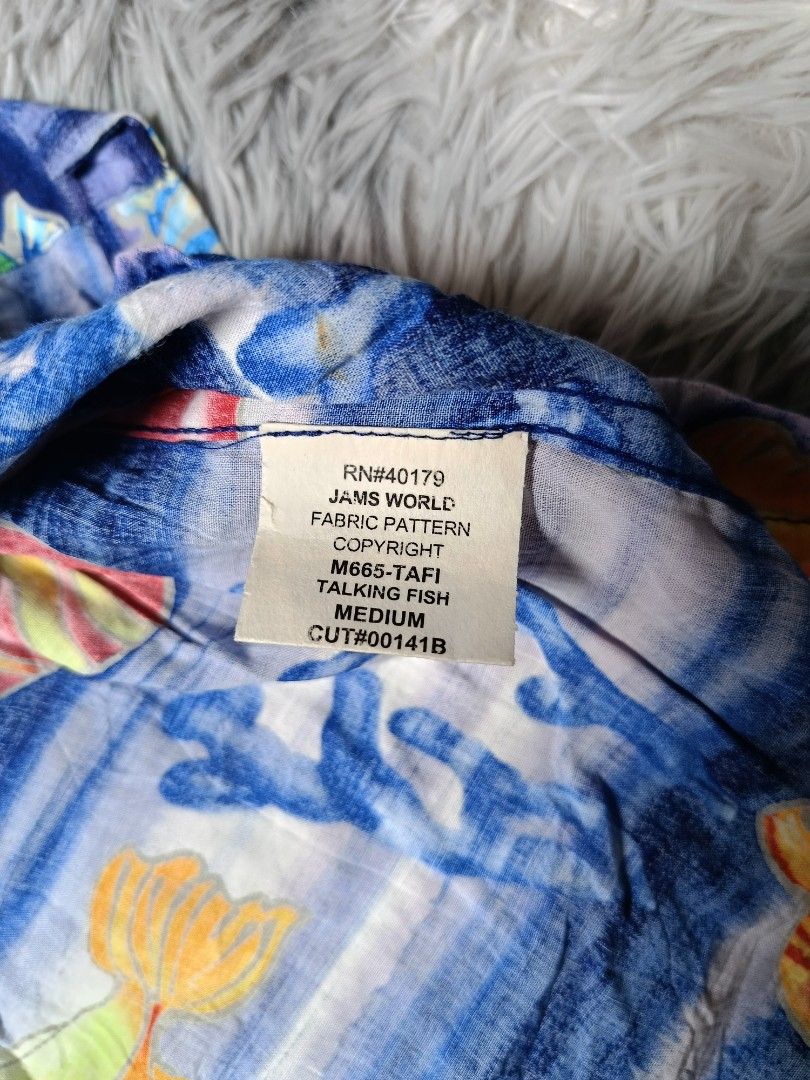 VTG jams world deadstock condi (Category: Swim Top & Rash Guards) located in Quezon City. Submitted by tedthrift (Listing ID 1455974536, Image 3). Description: rare jams world VTG size M to L deadstock condi no issue.