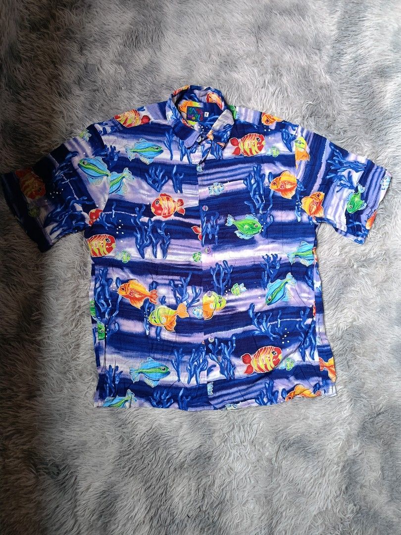 VTG jams world deadstock condi (Category: Swim Top & Rash Guards) located in Quezon City. Submitted by tedthrift (Listing ID 1455974536, Image 1). Description: rare jams world VTG size M to L deadstock condi no issue.