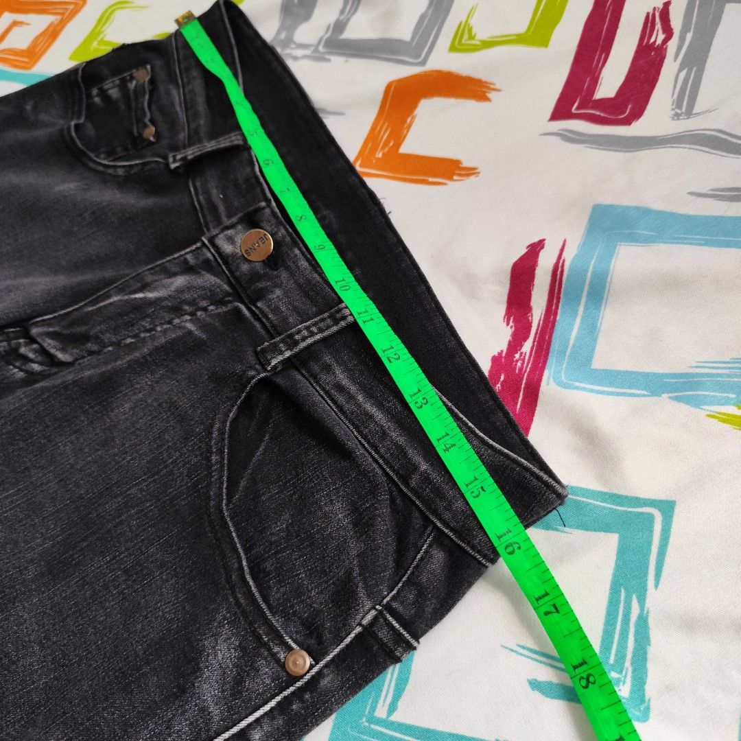 Wrangler Dark Wash Jeans (Category: Jeans) located in Cavite. Submitted by kai.x_x (Listing ID 1455902219, Image 2). Description: DIMENSIONS length - 39 waist - 32 hem - 6.