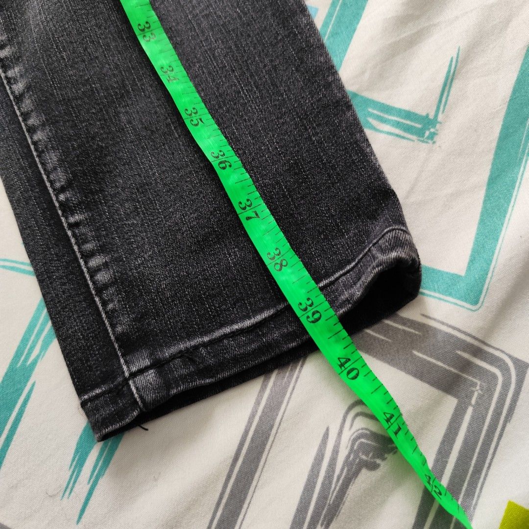 Wrangler Dark Wash Jeans (Category: Jeans) located in Cavite. Submitted by kai.x_x (Listing ID 1455902219, Image 3). Description: DIMENSIONS length - 39 waist - 32 hem - 6.