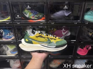 由 xh._.sneakers (刊登 ID 1456047199，圖片 1) 提交，位於 的 (類別：)，說明：。