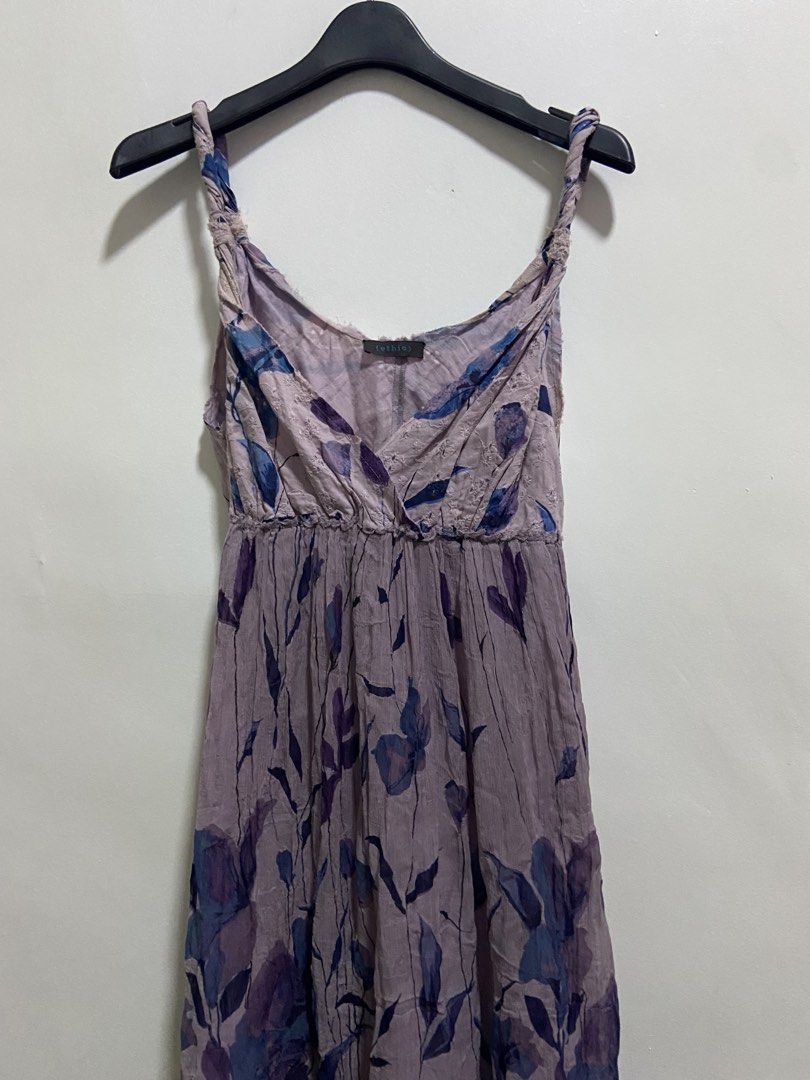 y2k Floral Midi dress (Category: Blouses) located in Cagayan de Oro. Submitted by reupcycle (Listing ID 1455968335, Image 2). Description: dm for more details .
