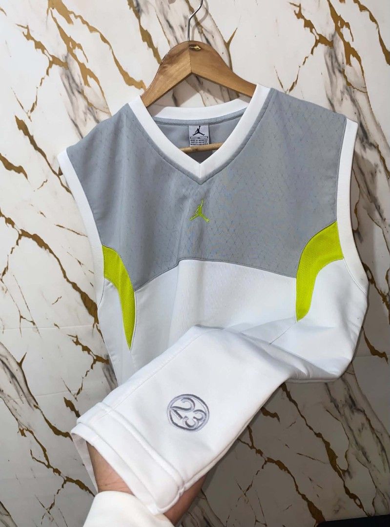 Y2k Jordan Tank top jersey (Category: Activewear) located in Tarlac. Submitted by dinnuh4e (Listing ID 1456049016, Image 3). Description: 22.5x28 cut washtag .