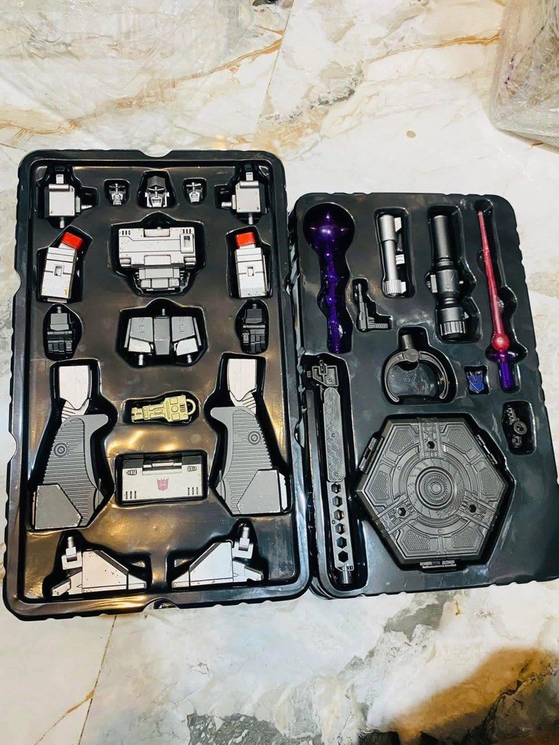 Yolopark MEGATRON (Diecast Version) (Category: Figurines & Statues) located in Paranaque City. Submitted by icko007 (Listing ID 1455921171, Image 3). Description: Yolopark Transformers MEGATRON (Diecast) AMK Pro Series ₱3500 only bib no issue Loc Paranaque Payment Gcash Shipping Lalamove/Lbc.