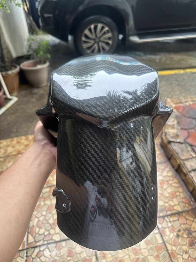 Z900 Front Fender 2022-2024 (Category: Body Parts and Accessories) located in Manila. Submitted by linaacwarr74519 (Listing ID 1456051022, Image 3). Description: Used Honest issue: need repaint ng clear coat May damage konte pero di halata! Need repaint clear coat para gumanda ulit.