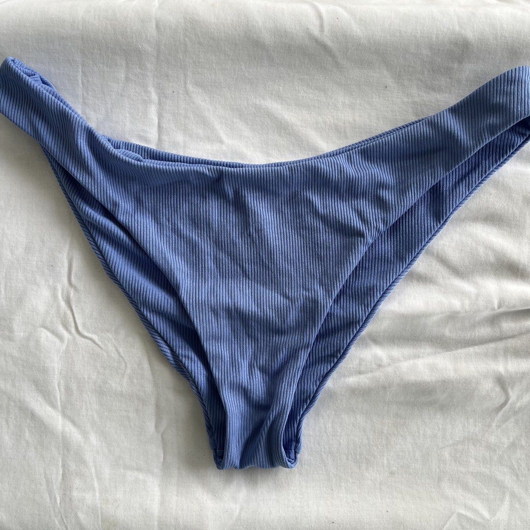 Zaful Ribbed Blue Bikini Set (Category: Bikinis & Swimsuits) located in Bacolor. Submitted by declutteryin (Listing ID 1455888494, Image 3). Description: top used once, bottom never used L on tag removable pads.