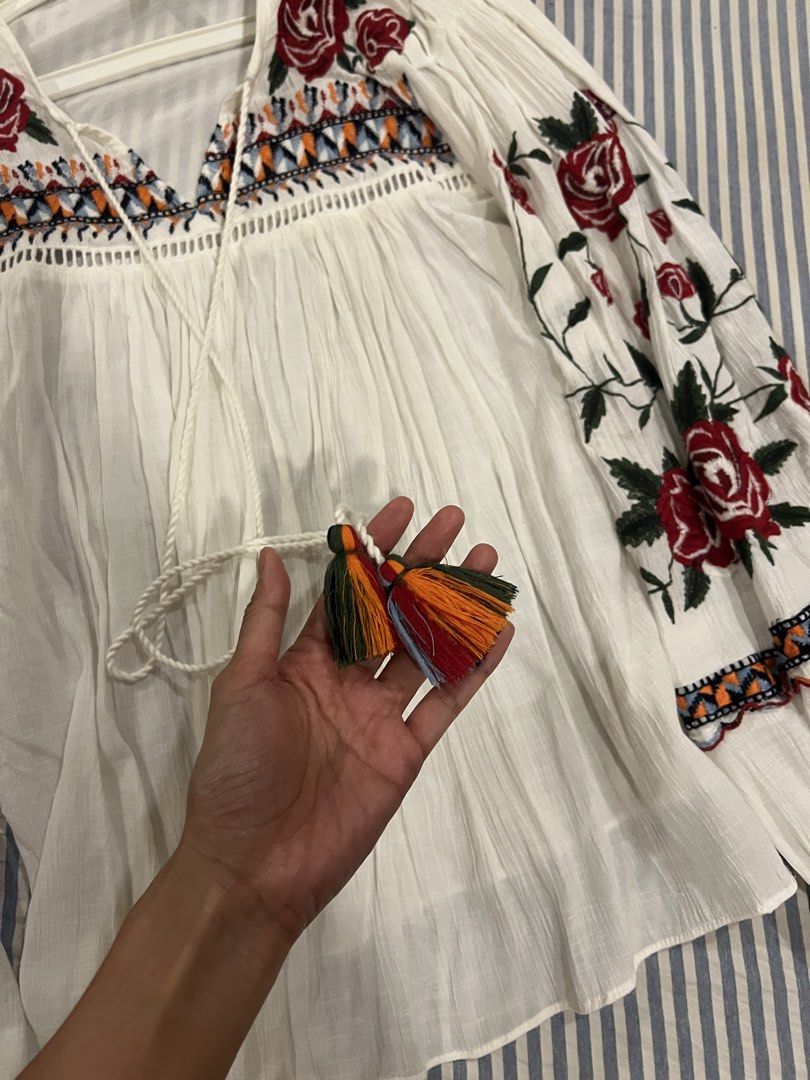 Zara Bohemian Blouse (Category: Longsleeves) located in Makati City. Submitted by declutterx (Listing ID 1456005254, Image 3). Description: Good as new. No issues. RFS: major decluttering.