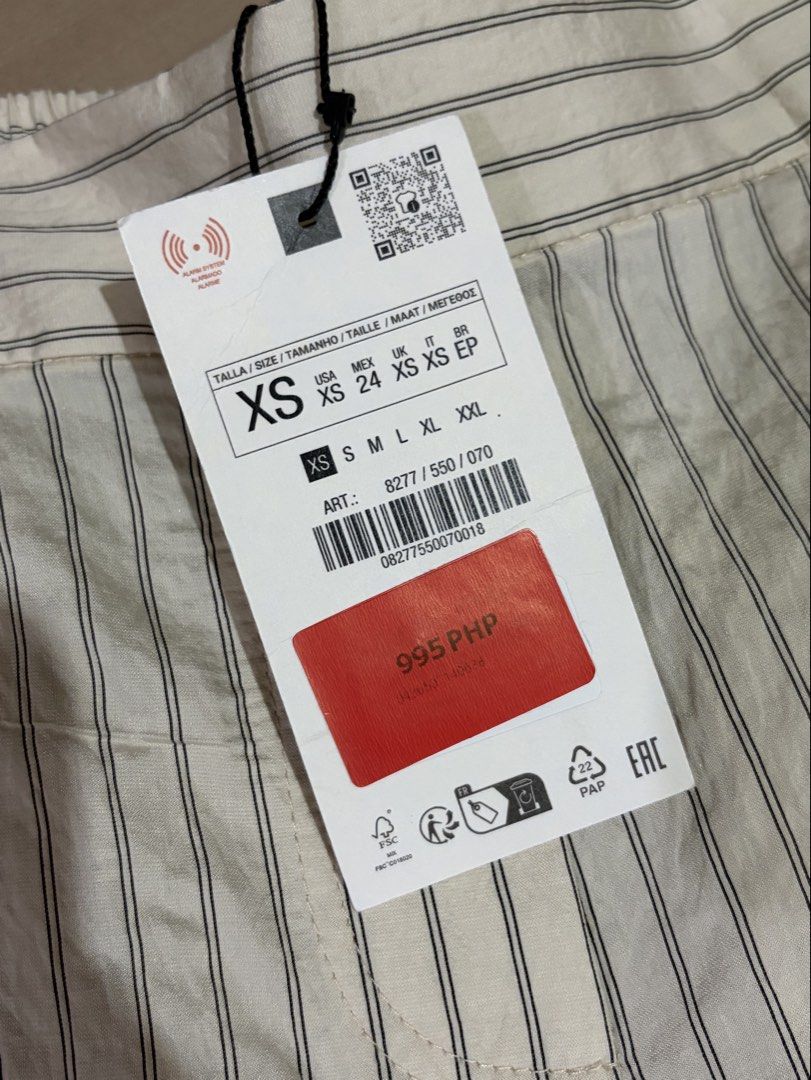 Zara Striped Wide Leg Pants (Category: Other Bottoms) located in Antipolo. Submitted by pinkktopaz (Listing ID 1456037943, Image 3). Description: Size XS Brand new w tag Just needs ironing.