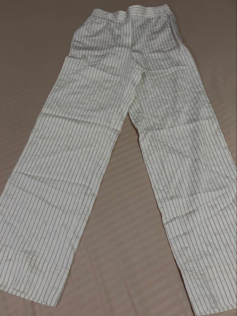 Zara Striped Wide Leg Pants (Category: Other Bottoms) located in Antipolo. Submitted by pinkktopaz (Listing ID 1456037943, Image 2). Description: Size XS Brand new w tag Just needs ironing.