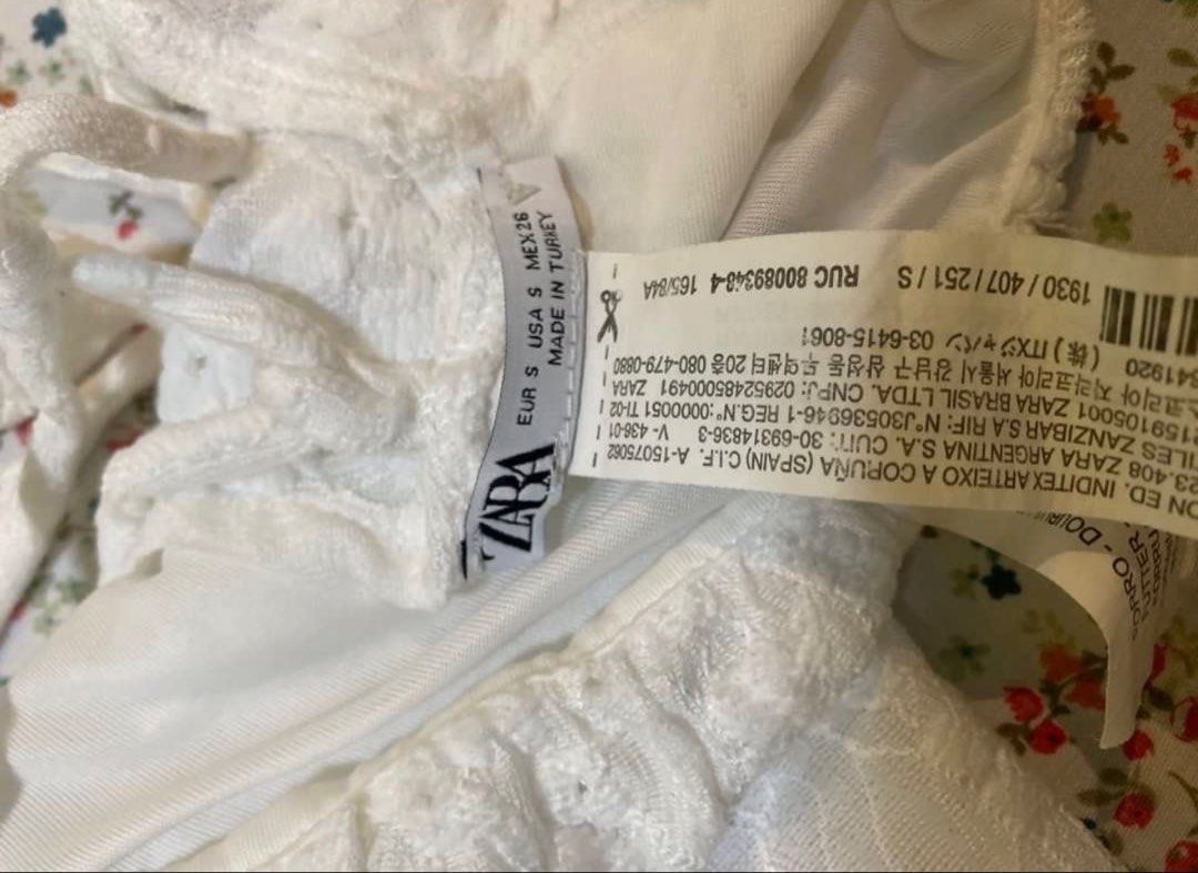 Zara White Top (Category: Blouses) located in Manila. Submitted by sunglassesindoor (Listing ID 1455993664, Image 2). Description: • Used once • Fits XS-S • From Japan • Message for more inquiries! 💸 Payment via GCash only 📦 Delivery via J&T or Lalamove.