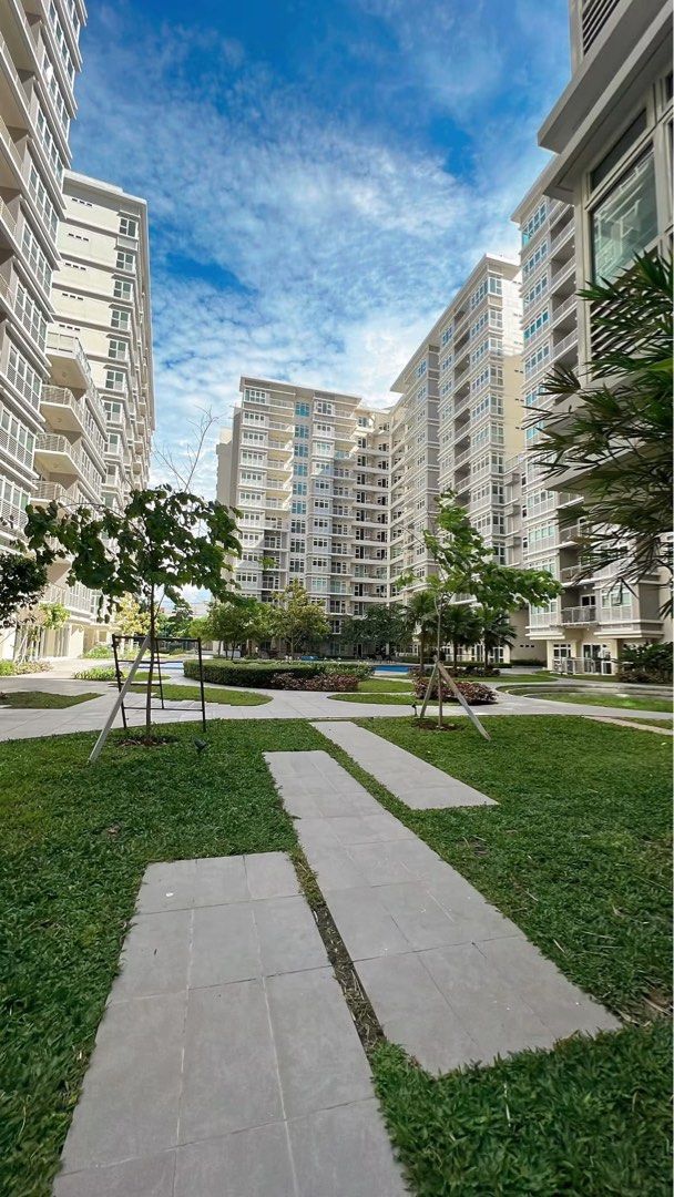 3BR Newly Turn Over in Arca South (Category: Apartments & Condos) located in Taguig. Submitted by jcbernabe.propertyspecialist (Listing ID 1456141422, Image 2). Description: ✨ THE VERANDA, ARCA SOUTH – TAGUIG 📍 Prime Location | Mid-Rise Condominium | 🛏️ 3 Bedrooms with Balcony– Unfurnished 📐 120 SQM 💦 3 Toilet & Bath 🧹 Maid’s Room with T&B 🗄️ Built-in Cabinets 🚘 2 Parking Slots 🍃 Brand-New Split-Type Inverter Aircon 📞 Intercom & Doorbell
