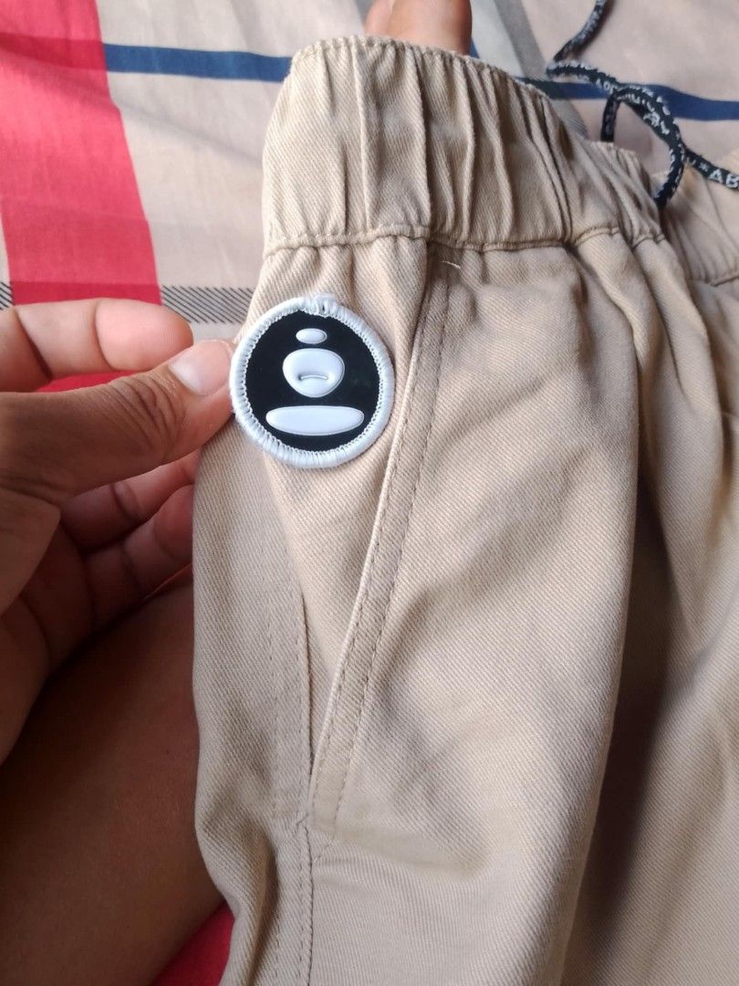 AAPE JOGGER KHAKI (Category: Joggers) located in Bulacan. Submitted by side.hustle11 (Listing ID 1456058877, Image 3). Description: AAPE JOGGER PANTS KHAKI WAISTLINE 28-32 LENGTH 38 EXCELLENT CONDITION PRICE 700 LOC BULACAN.