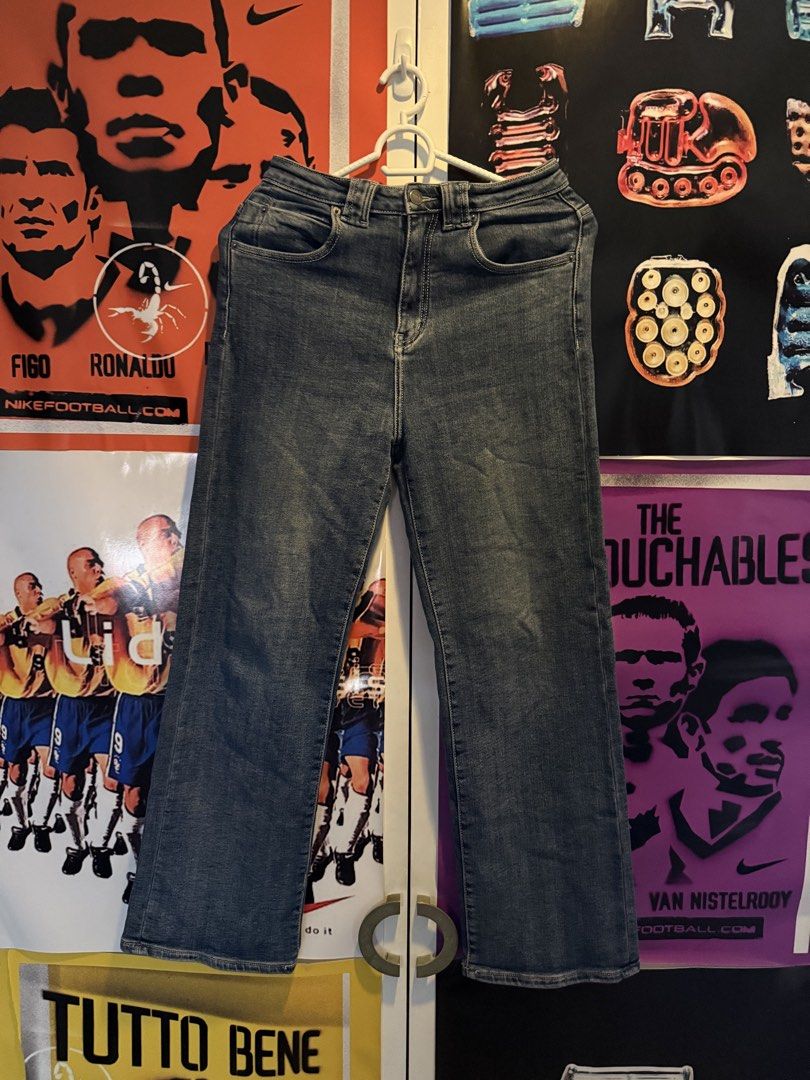 Acne Studios High Waisted Baggy Pants/Jeans (Category: Jeans) located in Manila. Submitted by copsandcreps (Listing ID 1456116901, Image 1). Description: Size 28 No issues.