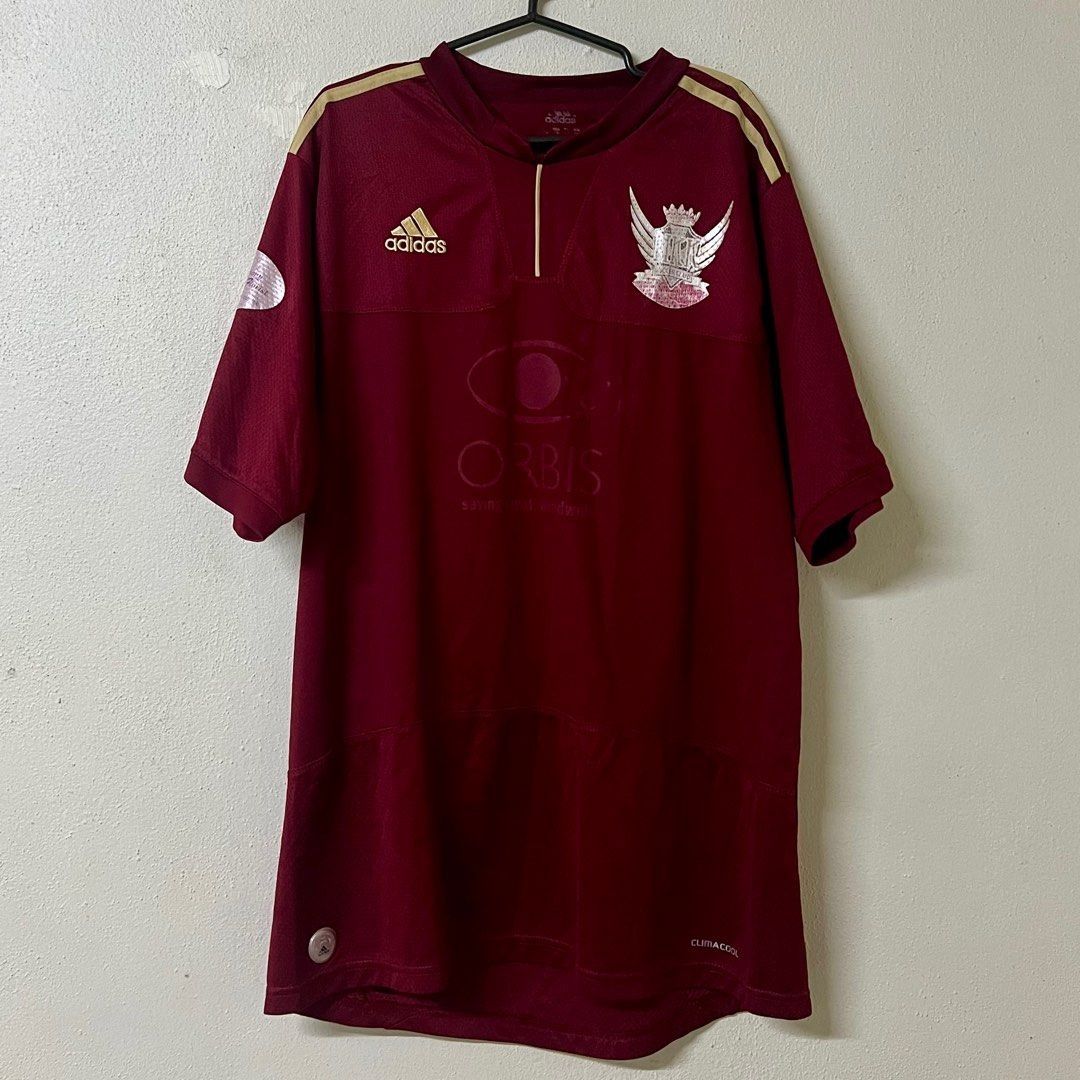 Adidas CLIMACOOL Soccer Jersey Shirt (Category: Tshirts & Polo Shirts ) located in Mabalacat. Submitted by keb-a (Listing ID 1456105579, Image 1). Description: 🍒 — medium — b: 36~38" — w: 28~32" 🍒 — issue as shown in the photos (no vinyl sticker) — color may vary due to lighting, burgundy irl — CLIMACOOL technology — mesh ventilation zones — lightweight polyester material 🍒 — mop: gcash — mod: j&t.
