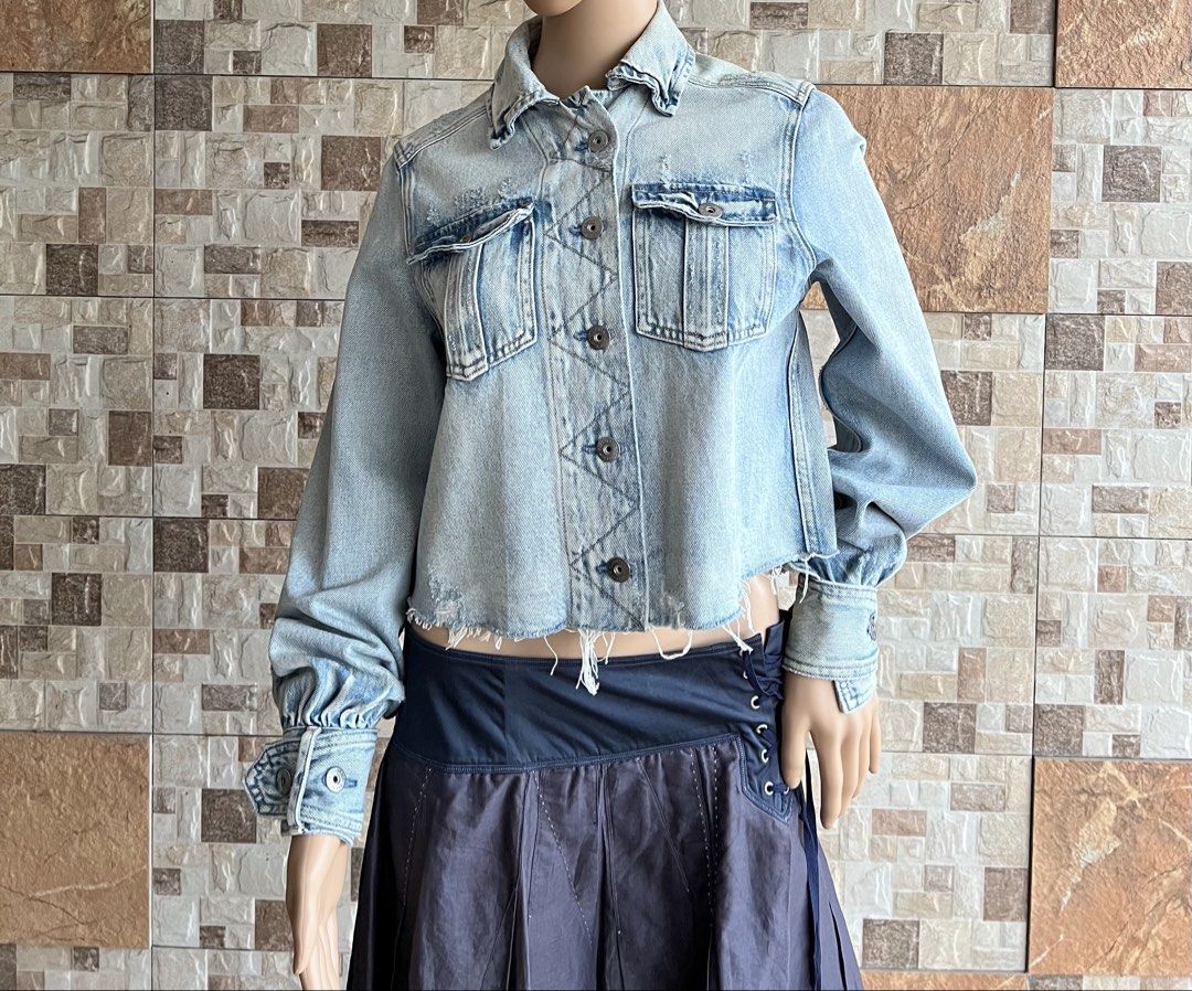 ALL SAINTS DISTRESS CUT OFF DESIGN DENIM JACKET (Category: Coats, Jackets and Outerwear) located in Bacolod City. Submitted by timelessbyjosh (Listing ID 1456103216, Image 1). Description: BEST FOR CASUAL OUTFITS SIZE : SMALL ACTUAL COLOR : LIGHT WASH DENIM BLUE COLOR RATE : 9. 5 OUT OF 10 CONDITION : EXCELLENT MATERIAL : MADE IN : CHINA FLAWS : NONE DIMENSIONS LENGTH - 20 WIDTH ( ARMPIT TO ARMPIT ) - 19 SHOULDER TO SHOULDER - 15 SLEEVE LENGTH ( 