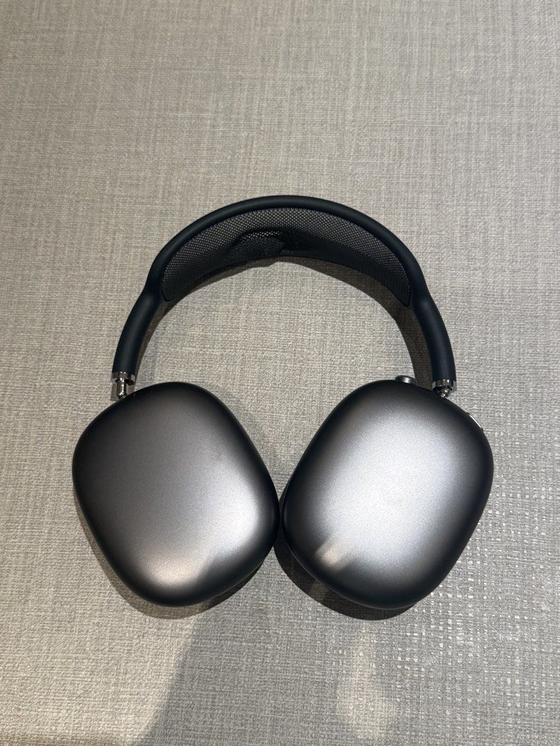 Apple AirPods Max Space Gray - Gen 1 (Category: Headphones & Headsets) located in Quezon City. Submitted by patpotpit (Listing ID 1456154923, Image 1). Description: - Apple AirPods Max (Space Gray) - Over-ear model - Premium sound quality - Active Noise Cancellation - No original Case (lost) - Slight dent on the foam.