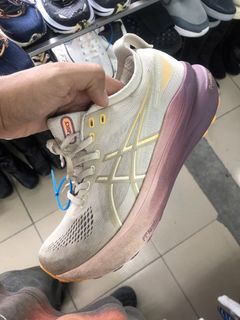 (Category: ) located in . Submitted by thriftkicks3 (Listing ID 1456097008, Image 1). Description: .