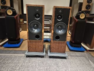 (Category: ) located in . Submitted by jensonaudio (Listing ID 1456124800, Image 1). Description: .