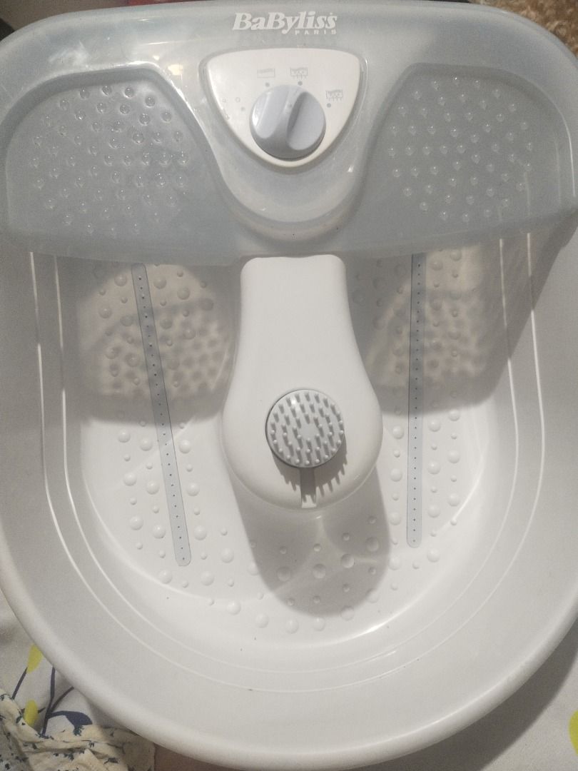 BaByliss Paris Foot Spa with Massage Rollers (Category: Massage Devices) located in Pasig City. Submitted by bella2024m66494 (Listing ID 1456066819, Image 1). Description: - BaByliss Paris Foot Spa - Built-in massage rollers for ultimate relaxation - Adjustable heat and massage settings - Perfect for at-home foot pampering - Simple to operate and maintain.
