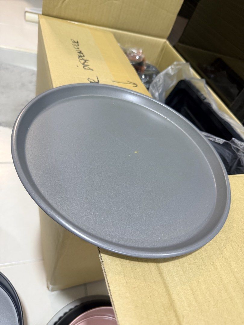Bakeware (Category: Bakeware) located in Singapore. Submitted by emilymimi89 (Listing ID 1456202174, Image 3). Description: Selling all together..