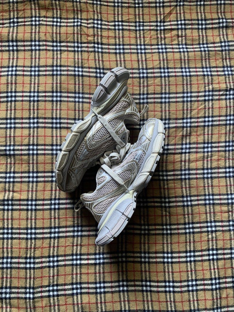 Balenciaga 3XL Shoes (Category: Sneakers) located in Claveria. Submitted by plasticcase__ (Listing ID 1456065739, Image 2). Description: .