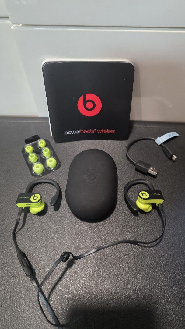 Beats Powerbeats 3 Wireless Earphones (Category: Earphones) located in Quezon City. Submitted by travelali (Listing ID 1456191195, Image 1). Description: Beats Powerbeats3 Wireless Earphones Includes charging cable, charging case, and extra ear tips Ideal for workouts, running and everyday use.