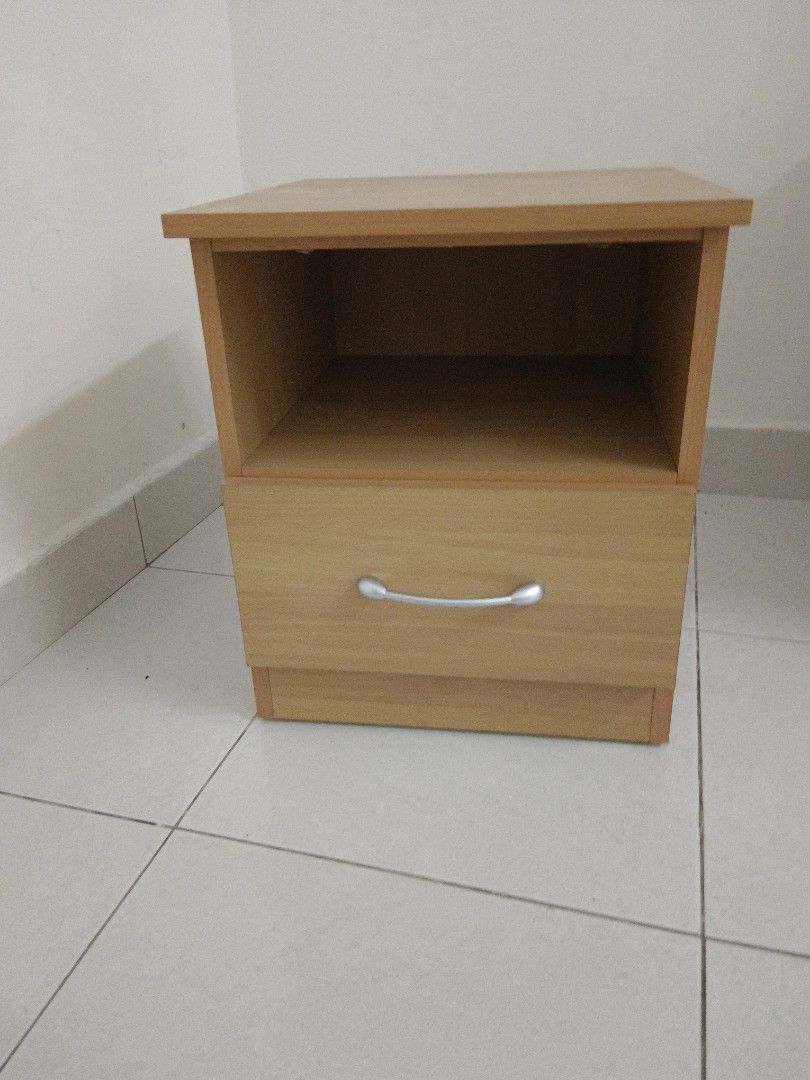Bed side table (Category: Other Home Furniture) located in Kuala Lumpur. Submitted by clearance139 (Listing ID 1456077480, Image 1). Description: Furniture terpakai murah, boleh nego, dah beli baru punya lama nak jual, area senai johor,self pickup.