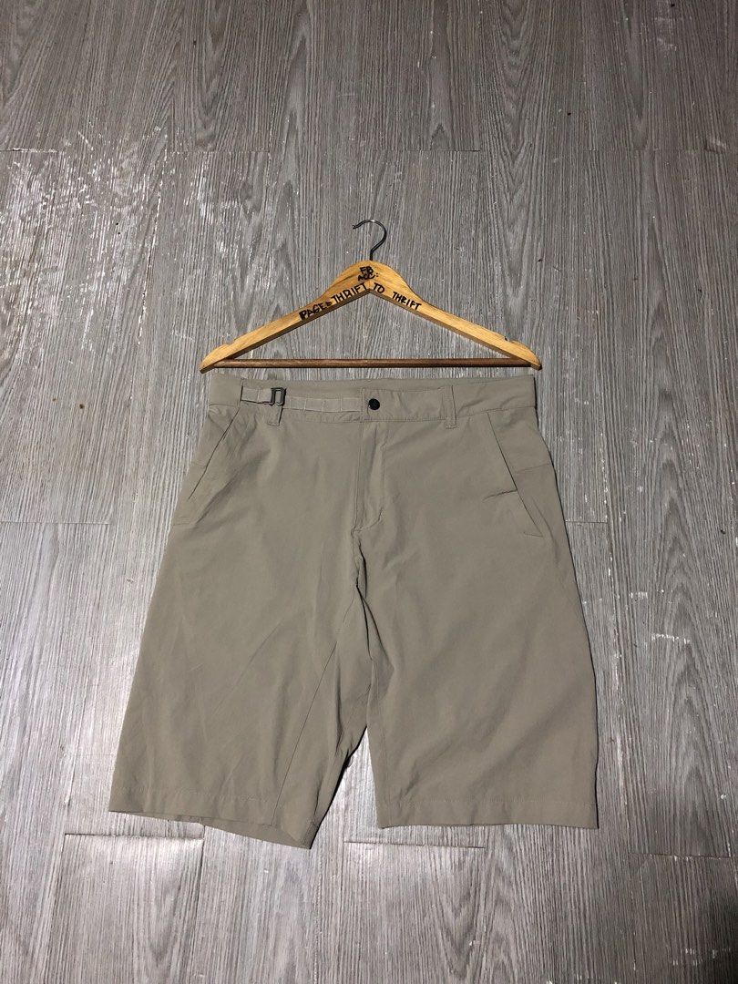 BLACK DIAMOND TREKKING SHORT (Category: Activewear) located in Manila. Submitted by triptothrift7 (Listing ID 1456194282, Image 2). Description: pm me for fast transaction! BLACK DIAMOND TREKKING SHORT for only 1800 size medium on tag waistline 32 x 34 length 21.5 hem 9 need wash only no issue authentic legit excellent condition color rate 9/10 authentic legit mode of payment gcash or bank transfer location Biñan laguna.