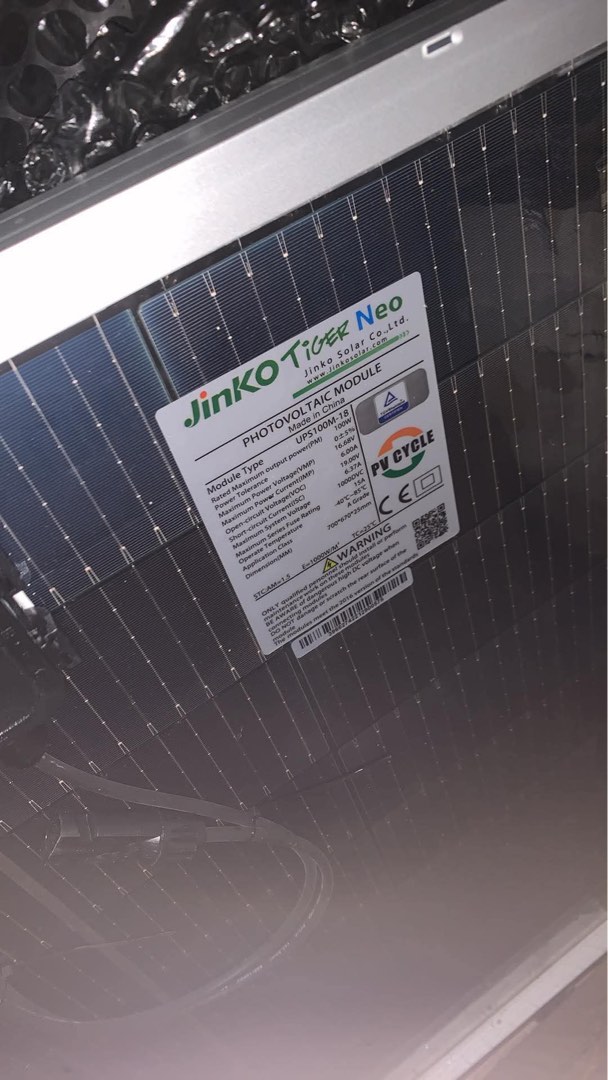Bluetti Powerstation & 100watts Jinko Solar panel (Category: Batteries & Power Banks) located in Rizal. Submitted by svbubbles (Listing ID 1456218318, Image 2). Description: 📌Bluetti Powerstation📌 ✅Pang Emergency Back up ✅Unit Bluetti Elite 30 V2 ✅100watts Jinkotiger Solar panel ✅PV Cable 10awg 6M ✅XT60 Charger Connector ✅All Brandnew Sealed 📌Sale All in P12,900 nalang📌 Pakisearch nalang orig price each Super mura na nyan para sa isang set💯 