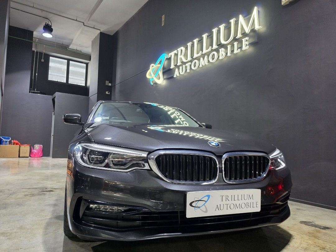 BMW 5 Series Sedan 520i Luxury (A) (Category: Used Cars) located in Singapore. Submitted by trillium.auto (Listing ID 1456168266, Image 1). Description: 🚘 Vehicle Features 1,998 cc 4-cylinder in-line 16-valve TwinPower Turbocharged Engine Mated With 8-Speed (A) Steptronic. Keyless Start/Stop. Airbag. ABS. 🚘 Accessories Reverse camera, ambient lighting, wireless charging. Electric memory seats. Automatic power tailgate, GPS navigation/Bluetooth.