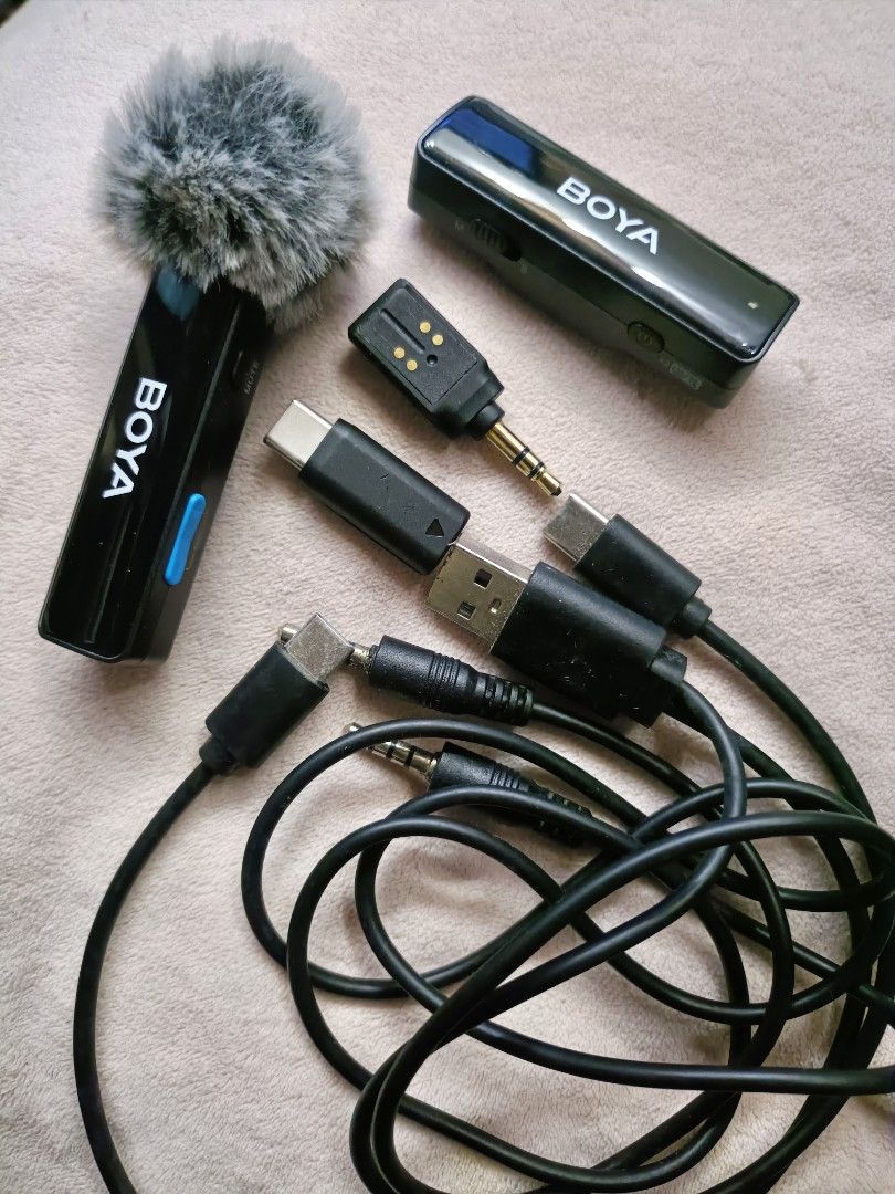 BOYA Boyalink A2 Wireless Microphone (1 Mic Set) - Like New & Complete Accessories (Category: Microphones) located in Muntinlupa City. Submitted by totmea (Listing ID 1456210961, Image 2). Description: complete and looks just like new! It's the perfect companion for your vlogs, interviews, and content creation because of its crystal-clear audio and reliable background noise reduction. It has been well-taken care of and is ready to use right away 