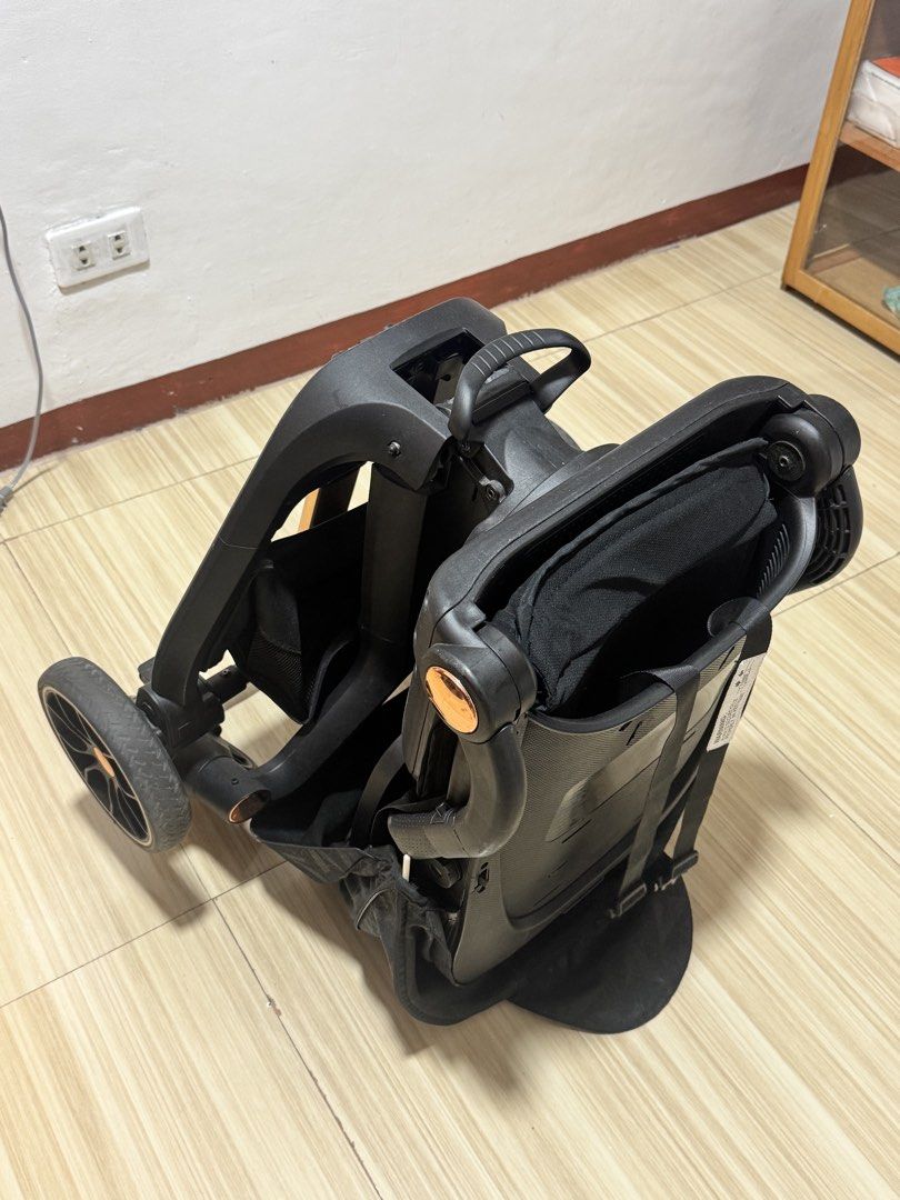 BRAHMZ 360 Stroller (Category: Strollers) located in Muntinlupa City. Submitted by patfollosco (Listing ID 1456205770, Image 1). Description: - Chic black baby stroller with elegant rose gold frame and wheel accents. - Features a comfortable, padded seat with a secure 5-point harness. - Includes a black canopy with a subtle, stylish pattern. - Designed for convenience with an easy folding mechanism for storage and transport. - Ideal for navigatin