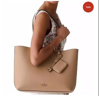 (Category: ) located in . Submitted by parisbag2000 (Listing ID 1456149337, Image 1). Description: .
