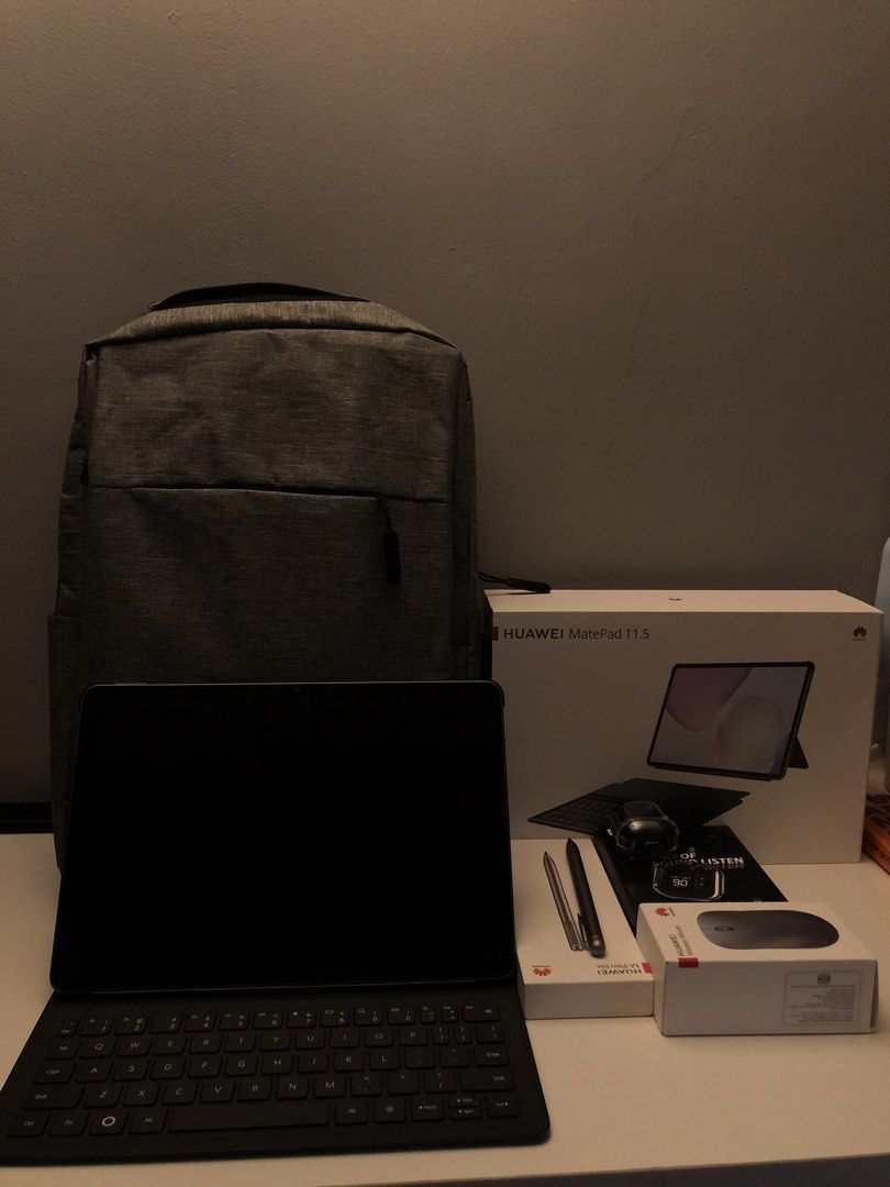 Brand New Huawei Matepad 11.5 (Category: Android) located in Manila. Submitted by s.mbda (Listing ID 1456154668, Image 2). Description: Brand New Bought this tablet for 23k in Huawei store in SM (August 4, 2026) • Built in WPS (Free microsoft word, excel, etc.) • Good for note taking/annotating • Good especially for students • No lag (smooth) •No scratches Inclusions: • Case with keyboard • Penlite • Wireless Mouse • Bluetooth headset • Laptop ba