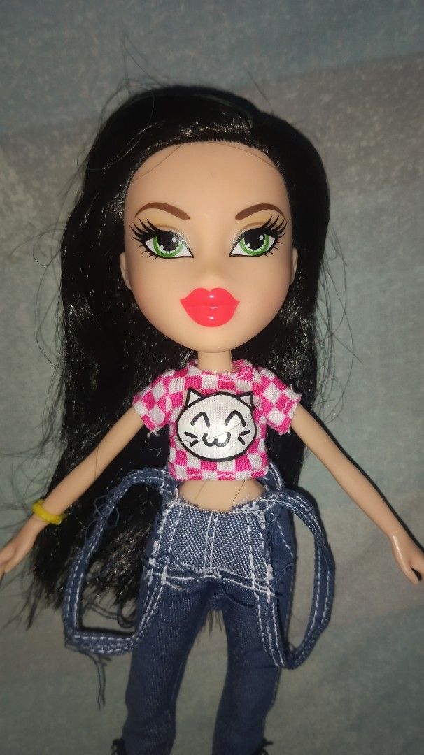 Bratz Remix Jade Doll 2015 (Category: Kids Toys) located in Las Pinas. Submitted by lutangluta31813 (Listing ID 1456226339, Image 1). Description: MGA 2015 Item Location: Las Piñas Payment: Gcash or Orange app courier Shipping: Lalamove, J&T or thru Orange app courier Orange app store name: Ricazyrah.