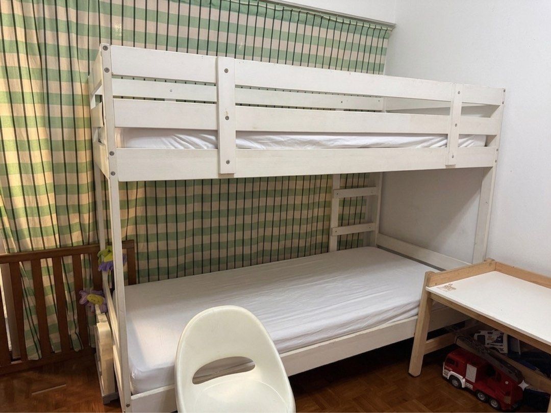 Bunk Bed (Category: Bed Frames & Mattresses) located in Singapore. Submitted by pisces_1996 (Listing ID 1456070123, Image 1). Description: .