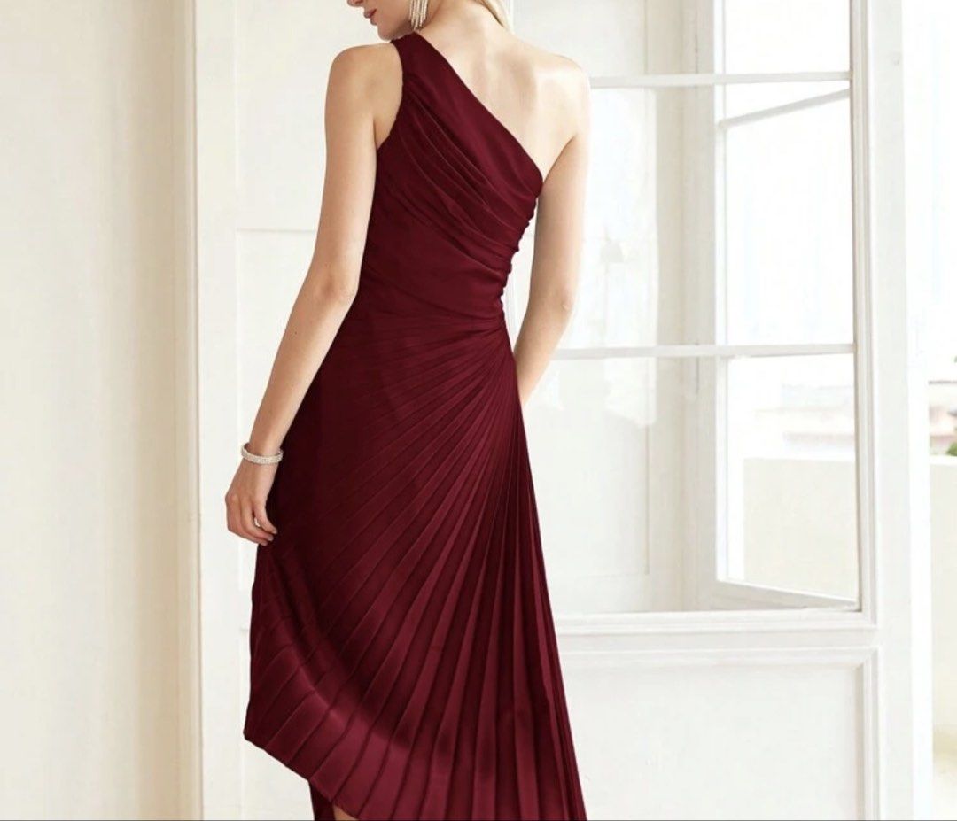 Burgundy Silk Formal Dress (Category: Dresses) located in Manila. Submitted by ca.finds (Listing ID 1443825290, Image 3). Description: Perfect for formal occasions/graduation/night party/wedding events - Classy Dress - Wedding Dress - Graduation Dress Orig Price: 1,300k.