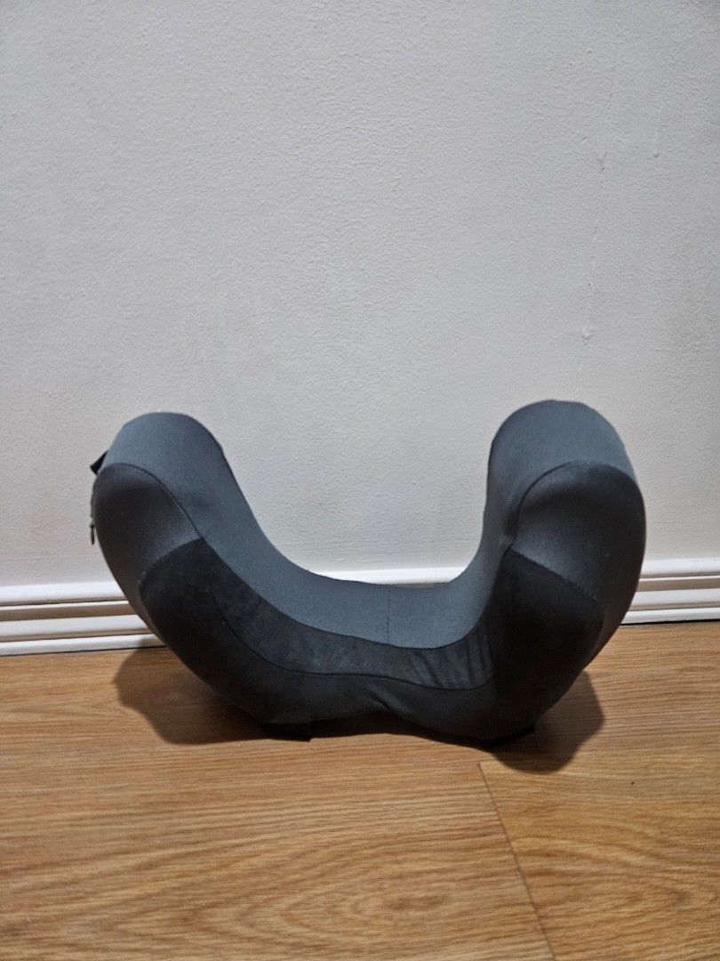 Cabeau Evolution S3 Neck Pillow (Category: Travel Essentials & Accessories) located in Quezon City. Submitted by kimkimt (Listing ID 1456103871, Image 3). Description: Issue: No travel case. Yung gitna ng foam is almost splitted into two kase nilabhan ko dati (dapat yung cover lang pala), although di naman nakaka affect sa usage. Rfs: decluttering Shipping from: Tomas morato, QC (sf shouldered by buyer).