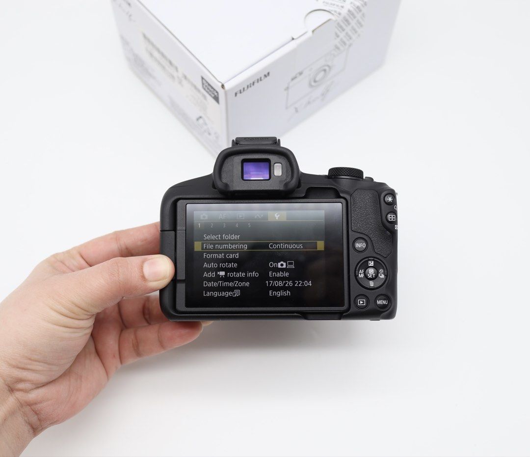 Canon EOS R50 with 18-45 RF Lens (Category: Cameras) located in Manila. Submitted by jaimeeloutan (Listing ID 1456195754, Image 3). Description: Jfor sale! EOS R50 Mirrorless Camera 4k 30p Digic X CMOS with 18-45mm f/4.5-6.3 IS STM 36,990 💰36,990 only fix price posted already lowest price in market best seller latest camera Brand new condition No issue Shutter count 4k palang - The Canon R50 Mirrorless flipscreen, DIGIC X Image Processor,24.2MP 