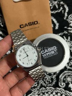 (Category: ) located in . Submitted by dijeywatchstore (Listing ID 1456225570, Image 1). Description: .