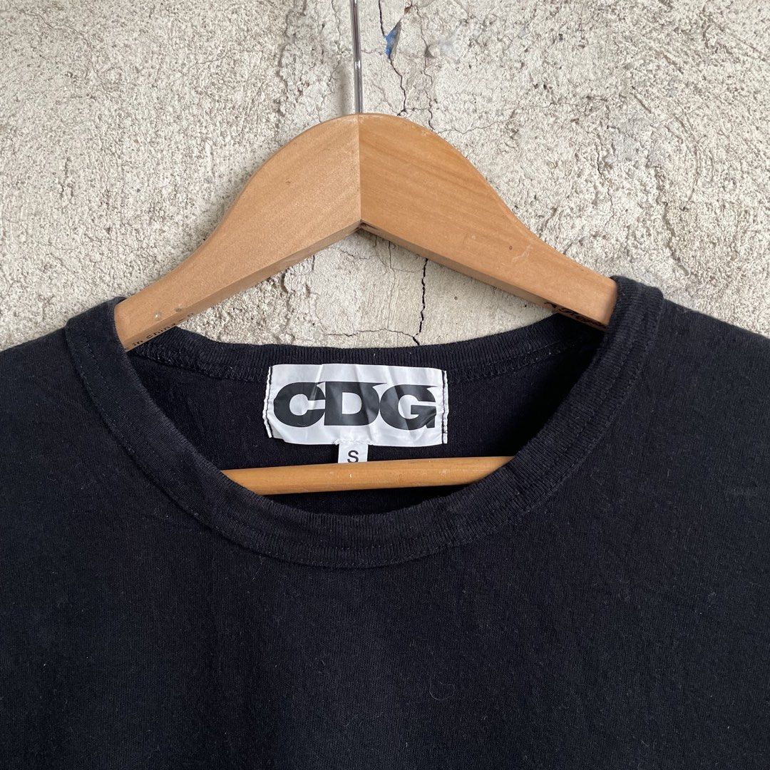 CDG Comme des Garçons t-shirt (Category: Formal Shirts) located in Cebu City. Submitted by jaydeeace (Listing ID 1456182922, Image 3). Description: CDG Comme des Garçons t-shirt Small on tag 23 x 29 As new condition 9.8/10 color rate Dm if Interested 📩.