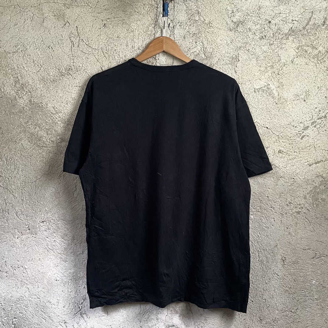 CDG Comme des Garçons t-shirt (Category: Formal Shirts) located in Cebu City. Submitted by jaydeeace (Listing ID 1456182922, Image 2). Description: CDG Comme des Garçons t-shirt Small on tag 23 x 29 As new condition 9.8/10 color rate Dm if Interested 📩.