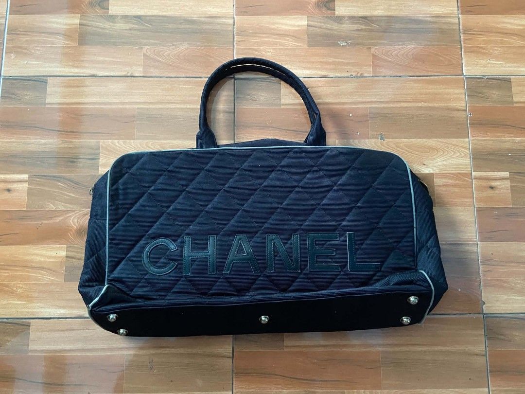 CHANEL 1995 LOGO PATCH TRAVEL BAG (Category: Luxury Bags & Wallets) located in Nabua. Submitted by supermix5119 (Listing ID 1456083562, Image 2). Description: Chanel Traveling Bag Very Good Condition 1200+Sf.