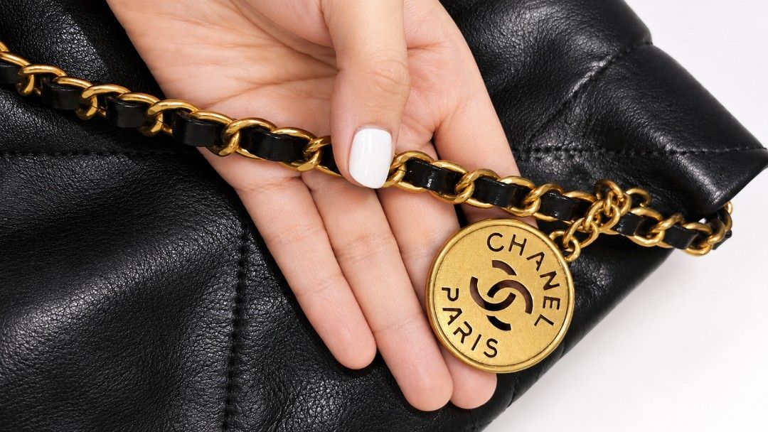 Chanel 22 black in gold hardware (Category: Luxury Bags & Wallets) located in Pateros City. Submitted by hoarderhub (Listing ID 1456211671, Image 3). Description: Chanel 22 Black Calfskin in Gold hardware, white enamel logo ✨ Returns & refunds accepted. I'm a buyer too, so I know how easy it is to make an impulse purchase (sometimes for that little dopamine boost! 😅). As a fellow bag lover—and a bit of a hoarder—I'm trying to declutter, but I al