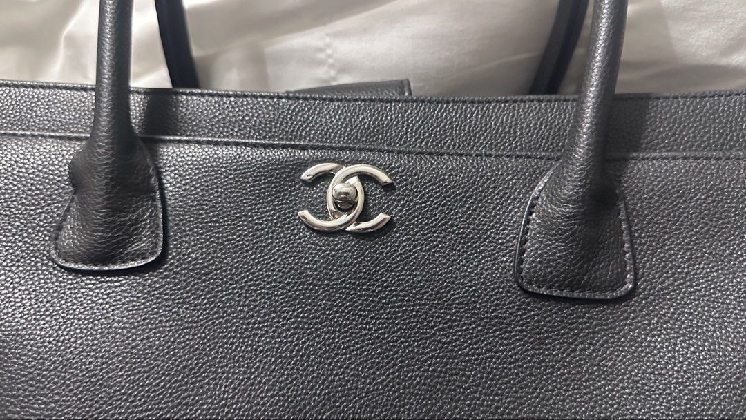 Chanel Executive Tote Black - cerf (Category: Luxury Bags & Wallets) located in Batangas. Submitted by ikhalifa168 (Listing ID 1453575861, Image 3). Description: - Classic black Chanel tote bag - Made with luxurious caviar leather - Signature silver CC logo hardware - Comfortable top handles for carrying - Spacious interior for all your essentials - Ideal for everyday use or travel I dont have any authenticity certificate thats why im selling it 