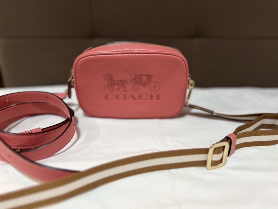 Coach 2WAY bag (Category: Cross-body Bags) located in Cabanatuan. Submitted by hellorhea (Listing ID 1456079975, Image 1). Description: Preloved. Good as brand new. 2way bag. Can be a crossbody and belt bag. With 2 removable straps. .